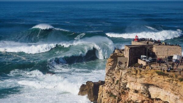 De Lisboa: Visita Guiada a Fátima, Nazaré, Batalha e Óbidos
