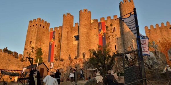 De Lisboa: Visita Guiada a Fátima, Nazaré, Batalha e Óbidos