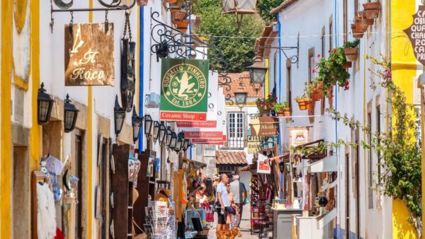 De Lisboa: Visita Guiada a Fátima, Nazaré, Batalha e Óbidos