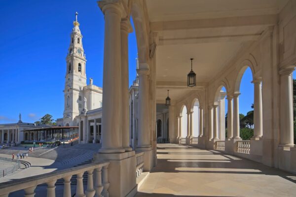 De Lisboa: Visita Guiada a Fátima, Nazaré, Batalha e Óbidos