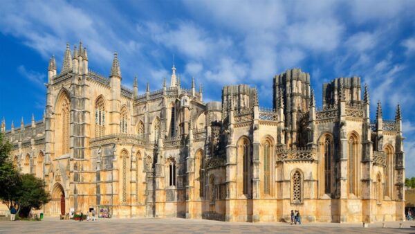 De Lisboa: Visita Guiada a Fátima, Nazaré, Batalha e Óbidos