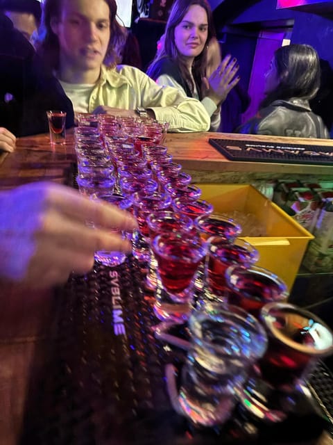 Pub Crawl em Lisboa: Open Bar, Shots, Descontos e Entrada VIP na Discoteca