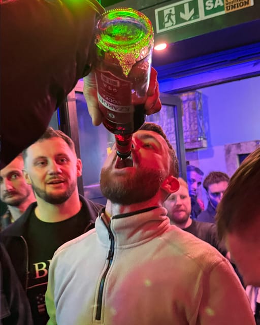 Pub Crawl em Lisboa: Open Bar, Shots, Descontos e Entrada VIP na Discoteca